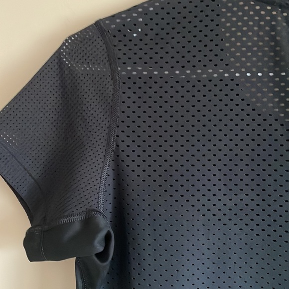 Nike Ladies Dri-Fit Black Short Sleeved Top - Picture 6 of 10